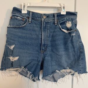 Abercrombie & Fitch 4” Mom Short